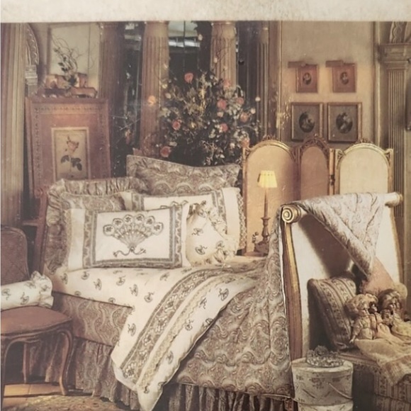 Louis Nichole designer vintage twin sheets in excellent condition. Four pieces. - Picture 11 of 12